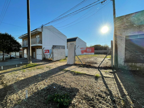 Imagen 3 de 7 de Excelente Lote En Venta En Los Hornos , Todos Los Servicios