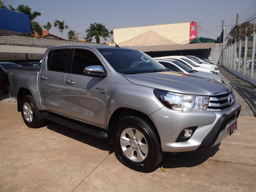 Imagem 2 de 10 de Toyota Hilux 2.7 Srv 4x4 Cd 16v Flex 4p Automático
