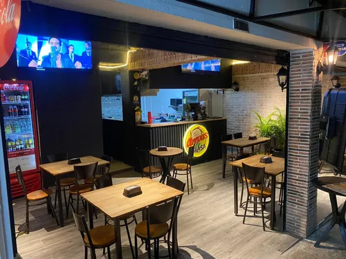 Restaurante En El Parque De Sabaneta