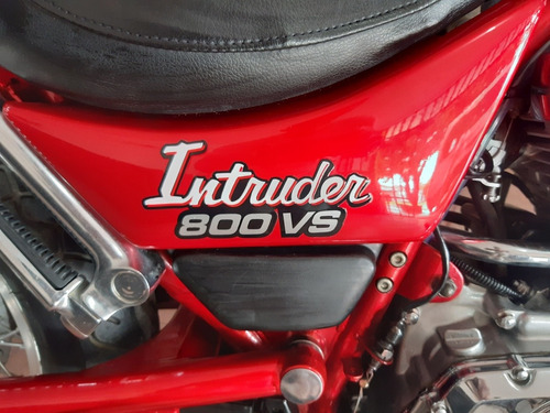 Suzuki Intruder 800vs