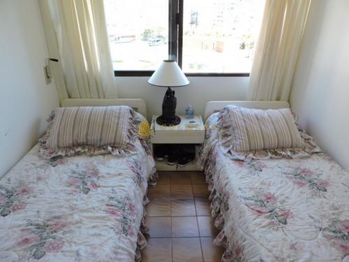 Encantador Departamento Con Excelentes Servicios A Pasos Del Mar- Ref: 2249