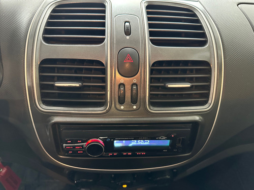 Fiat Grand Siena ATTRACTIVE 1.0 FLEX 8V 4P