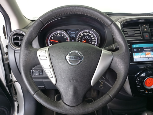 Nissan Versa 1.6 16V FLEXSTART UNIQUE 4P XTRONIC