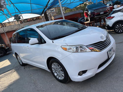 Toyota Sienna Xle At