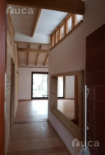 Venta | Impecable Casa De Madera A Estrenar - Las Glorias