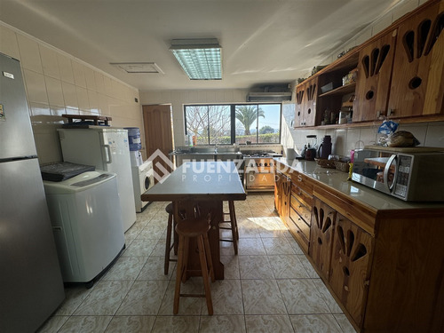 Casa En Parcela Con Piscina Y Zona De Paltos En Producción