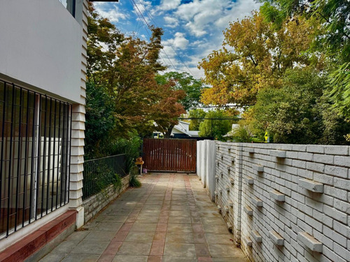Hermosa Casa 4d 2b 165 M² En Candelaria Goyenechea, Vitacura