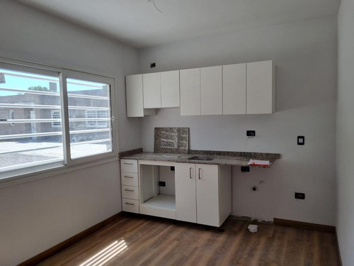Imagen 17 de 26 de Casa En Venta 3 Ambientes- Grand Bourg
