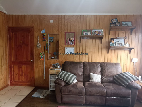 Casa En Venta De 4 Dorm. En Frutillar