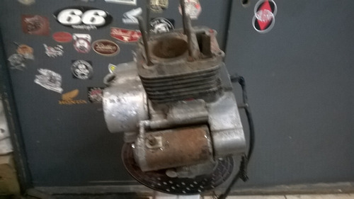 Imagen 2 de 3 de Motor Moto Suzuki Gs 125 De Los Años 80. Restaurar O Donante