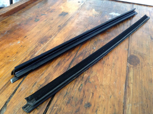 Cañuelas Puerta Trasera Izquierda Vw Derby Mod: 00-07 Oem