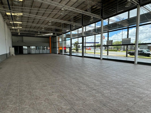 Excepcional Local En Venta Sobre Av. Espora