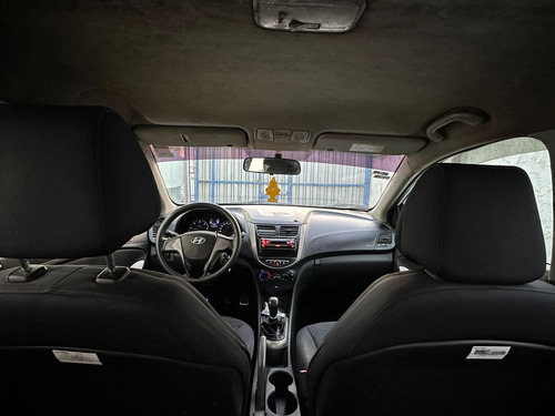Imagen 10 de 11 de Hyundai Accent