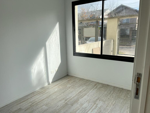 Imagen 12 de 30 de Duplex 3 Amb C/ Patio Y Escritorio A Estrenar