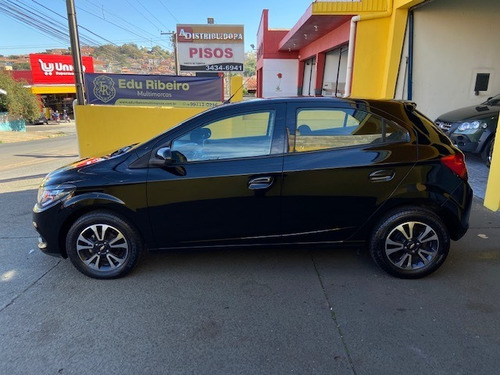 Imagem 9 de 10 de Chevrolet Onix Hatch 1.4 4p Flex Ltz
