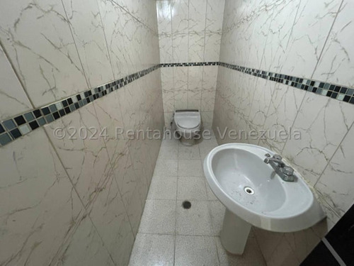 Milagros Inmuebles Edificio Venta Barquisimeto Lara Zona Centro Economica Residencial Economico Comercial Código Inmobiliaria Rent-a-house 24-21318