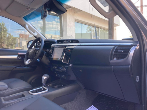 Imagen 12 de 15 de Toyota Hilux D/cabina 2.8 Tdi 204cv A/t 6 4x4 Srx 0km My2023