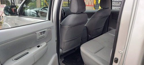 Imagen 8 de 9 de Toyota Hilux 3.0 D/cab 4x4 Srv Lim P/4 2006