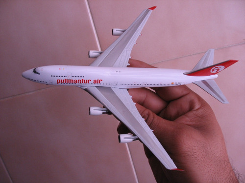 Avion Boeing 747-400 De Pullmantur Air En La Escala 1:400