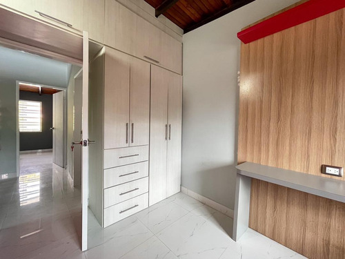 Imagen 9 de 11 de Casa De Lujo En Venta Estilo Minimalista Lp