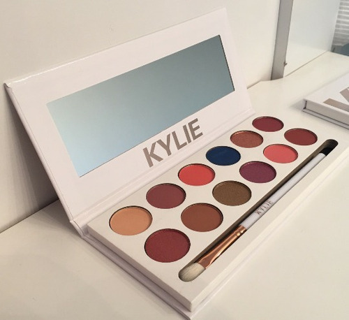 Paleta De Sombras Kylie Peach Palette.