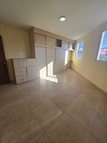 Casa En Venta Con 4 Locales Comerciales