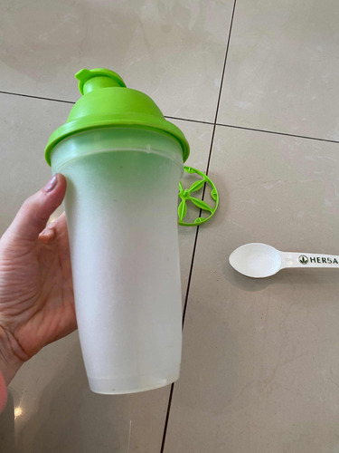 Vaso Batidor Con Cuchara Medidora (6h) Verde Grande (Usado)