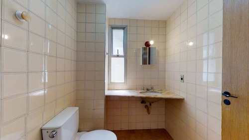Imagem 4 de 30 de O Apartamento Conta Com Um Living Que Comporta Até 2 Ambientes, Além De Ter Uma Agradável Varanda, Boa Para Cultivar Plantas E Relaxar. - Ap02859 - 70339024