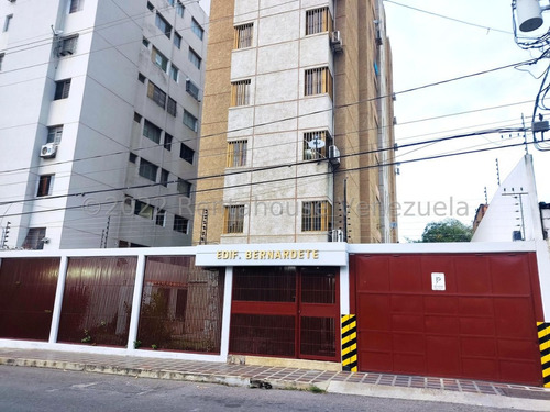 Venta Bello Apartamento En El Oeste De La Ciudad Barquisimeto Cod 2 - 3 - 1 - 0 - 6 - 3 - 2 Mp