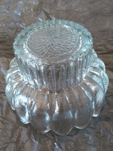 Imagem 5 de 5 de Vaso Cachepôt Petisqueira Em Vidro Formato Flor Pequeno Novo