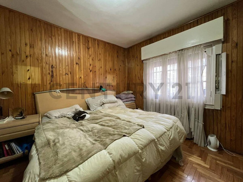 Venta Casa 4 Ambientes+escritorio - Patio - Parrilla - Terraza - Floresta