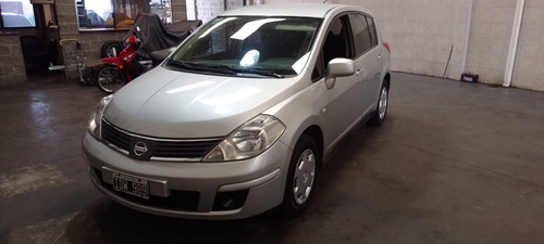 Nissan Tiida 1.8 Visia