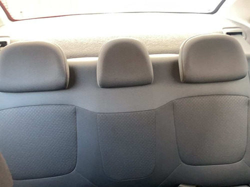 Imagem 9 de 10 de Fiat Grand Siena Attractive 1.4 8v Flex