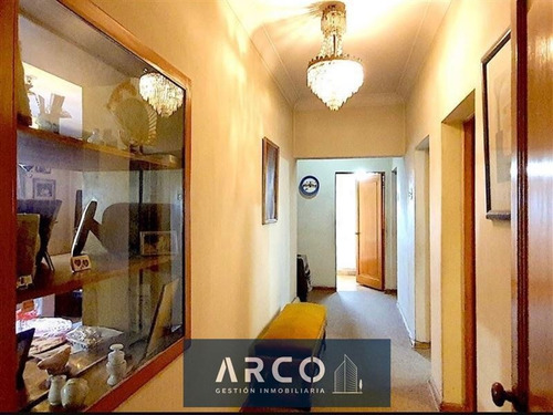 Imagen 10 de 16 de Casa En Venta Gran Terreno 636 M2. Metro Chile España. Ñuñoa