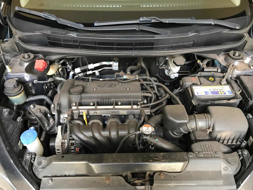 Imagem 13 de 15 de Hyundai Hb20s 2014 1.6 Comfort Plus Flex 4p