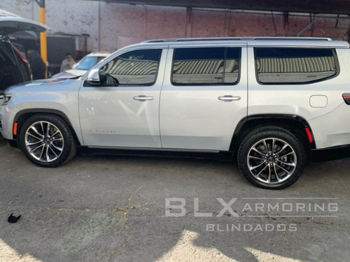 Jeep Grand Wagoneer L 6.4 V8 4X4 At