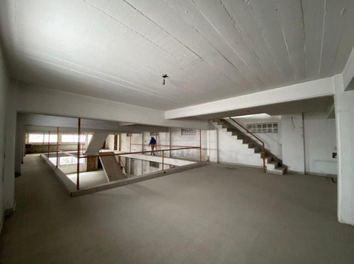 Terreno Doble Frente En Venta Sobre Av San Martin, Paternal - 4.300m2 Vendibles