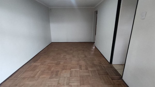Casa En Venta De 3 Dorm. En La Cisterna
