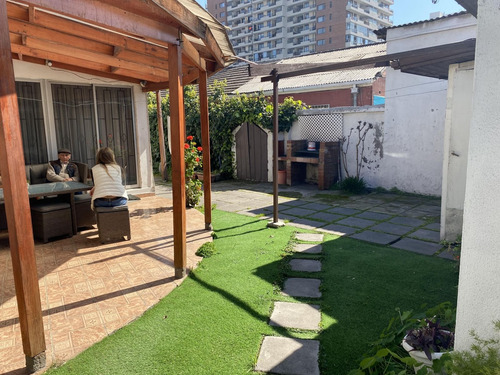 Amplia Casa Con Gran Terreno A La Venta En Ñuñoa