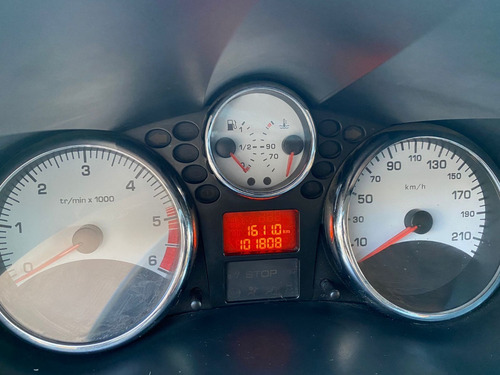 Imagen 12 de 15 de Peugeot 207 Sedán 1.4 Hdi Feline