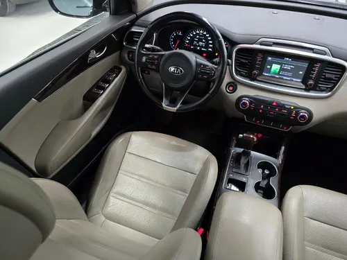 Kia Sorento 5p EX PACK, V6 TA Piel QCP GPS 7 pas. RA-18"