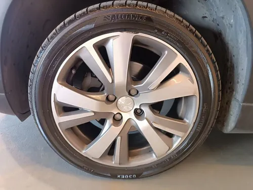 Peugeot 2008 1.2 Puretech Allure