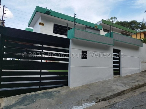 Se Vende Hermosa Casa En Los Pomelos, Caracas. Pm