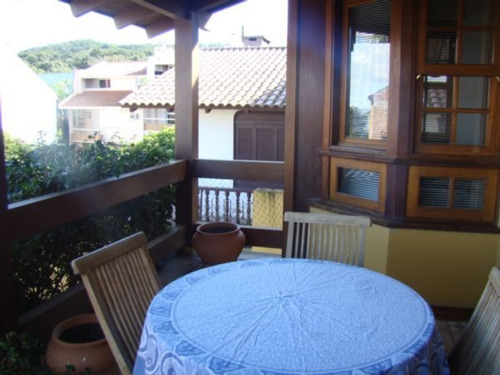 Casa Em Jardim Isabel Com 3 Dormitórios - Mi11594