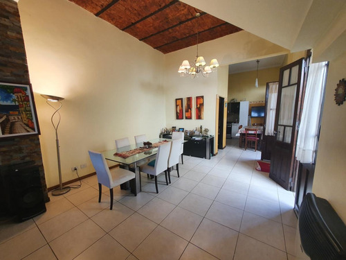 Casa Lote Propio Con Cochera Y Patio