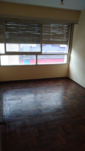 Imagen 10 de 17 de Depto. En Venta De Tres Dormitorios Mas Escritorio Sobre Rondeau 264