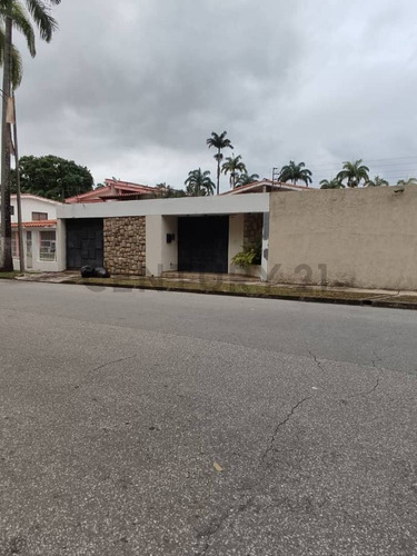Alquiler Linda Casa Quinta En La Urbanización La Viña