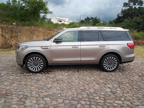 Imagen 3 de 14 de Lincoln Navigator 2018 3.5 Reserve At