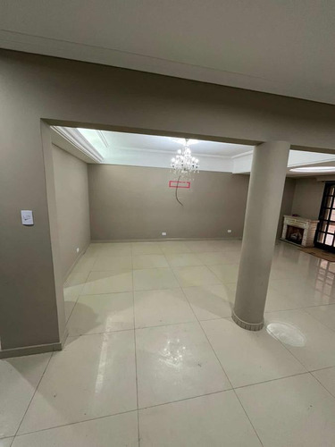 Imagen 3 de 29 de Casa En Venta - 6 Dormitorios 5 Baños - 300mts2 - Tablada