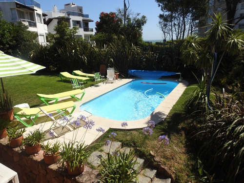 Imagen 8 de 14 de Casa Frente Al Mar Ideal Dos Familias Punta Del Este